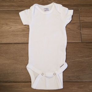Gerber white bodysuits set of 4